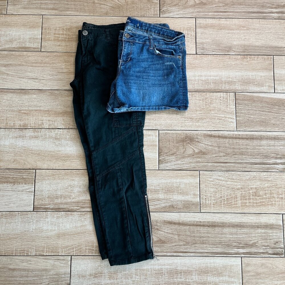 Womens/Juniors Bundle of Pants + Shorts - 13